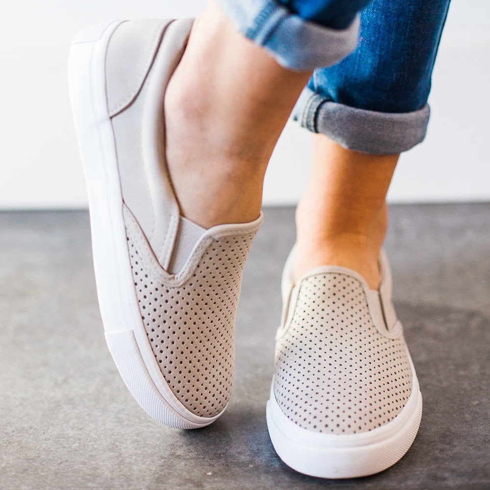 HP BEST IN BTQS PERFORATED SLIP ON SNEAKERS - Picture 6 of 8
